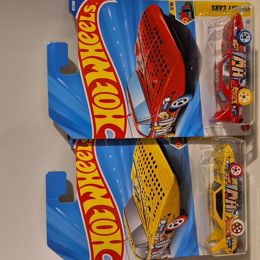 D1 Hot Wheels 70 Plymouth Superbird  bad blister  with shipping protector